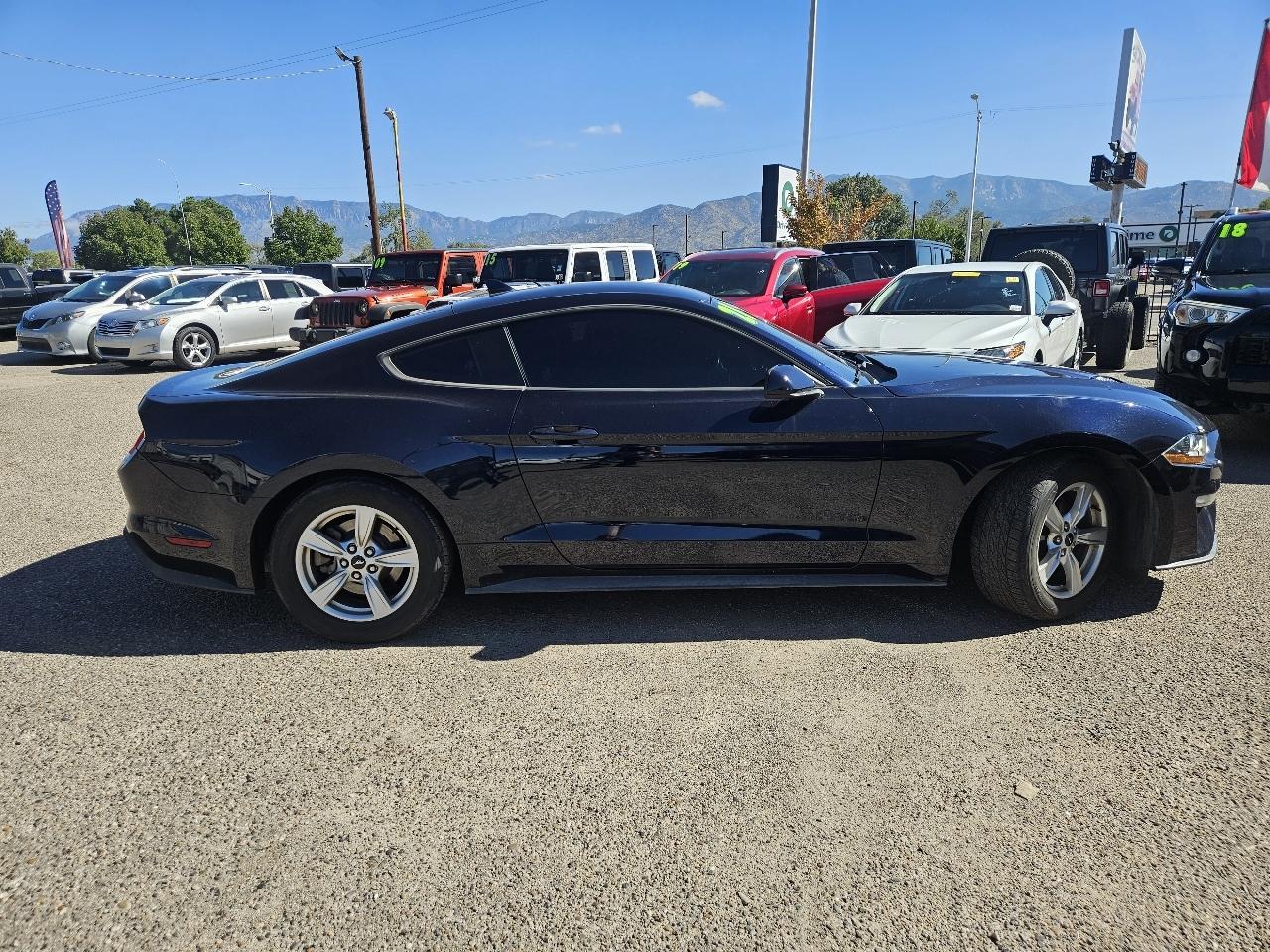 Ford Mustang EcoBoost Coupe 2021