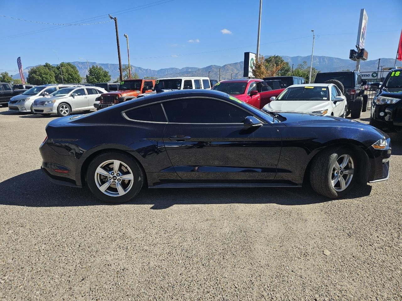 Ford Mustang EcoBoost Coupe 2021