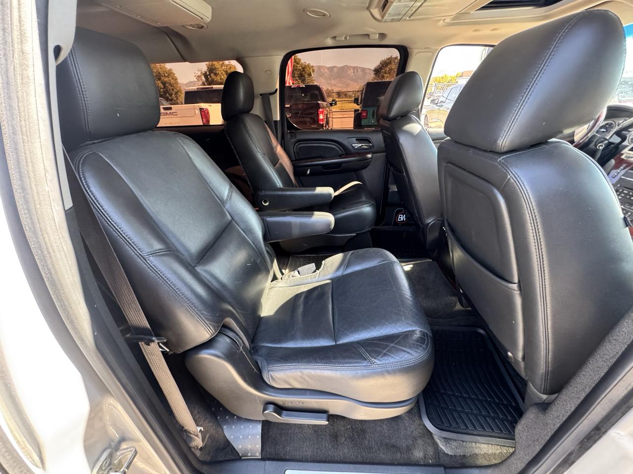 Cadillac Escalade ESV AWD Premium 2013