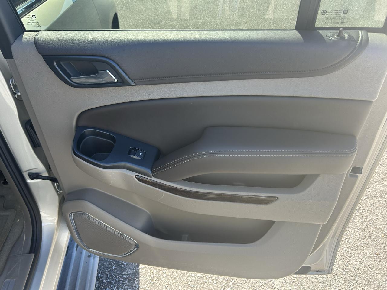 Chevrolet Suburban LT 2WD 2016