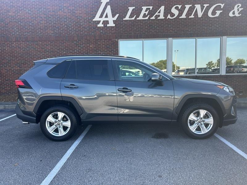 Toyota RAV4 XLE 2021