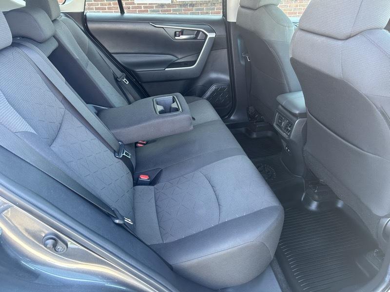Toyota RAV4 XLE 2021