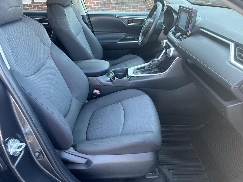 Toyota RAV4 XLE 2021