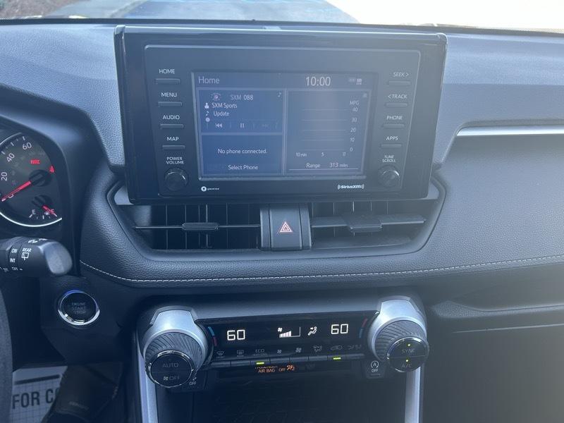 Toyota RAV4 XLE 2021