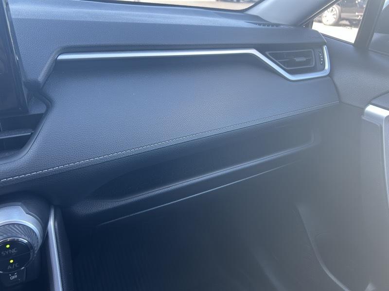 Toyota RAV4 XLE 2021