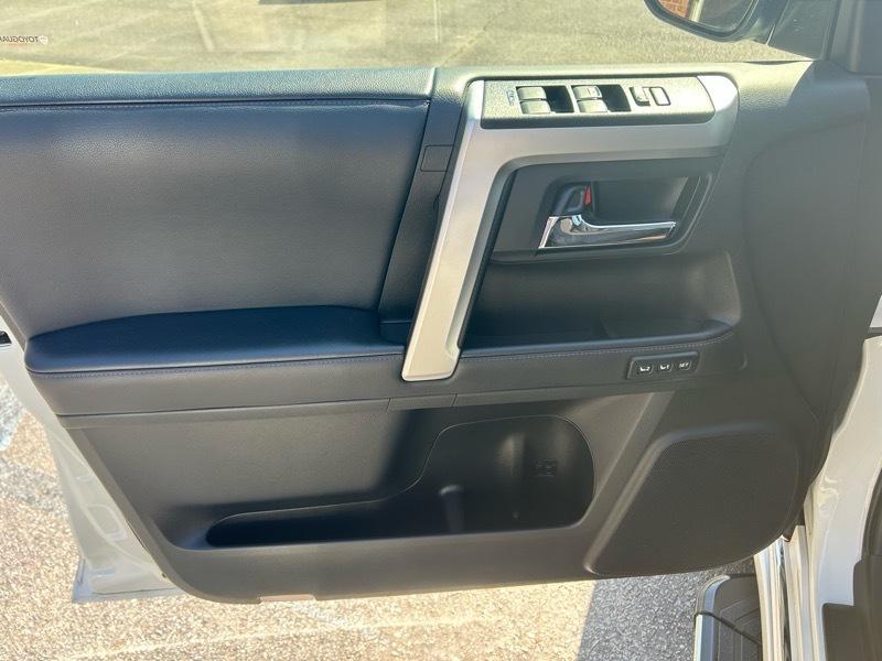 Toyota 4Runner Limited 4WD 2023