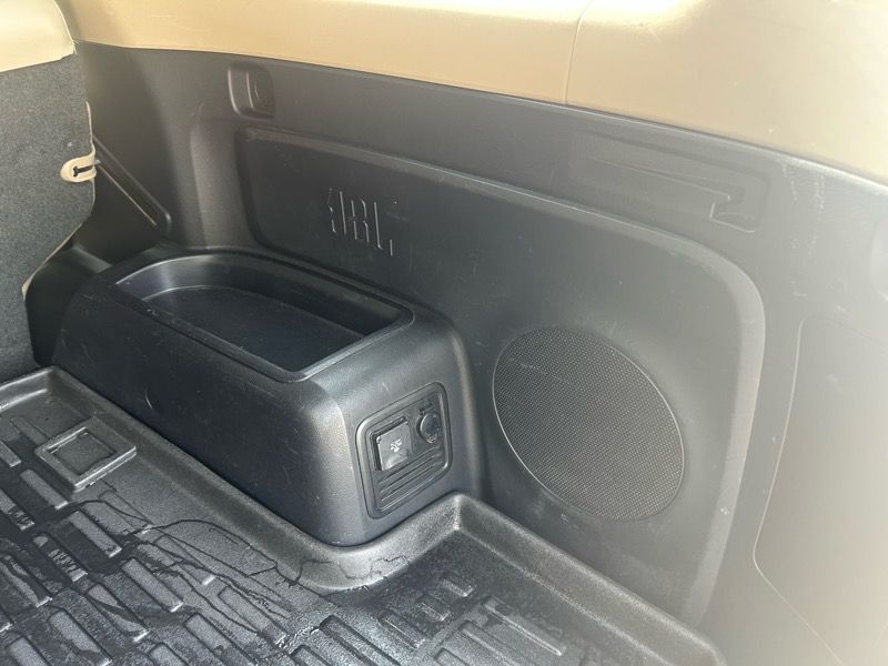 Toyota 4Runner Limited 2WD V6 2014