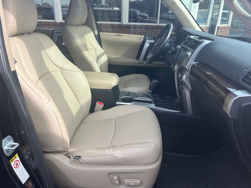 Toyota 4Runner Limited 2WD V6 2014