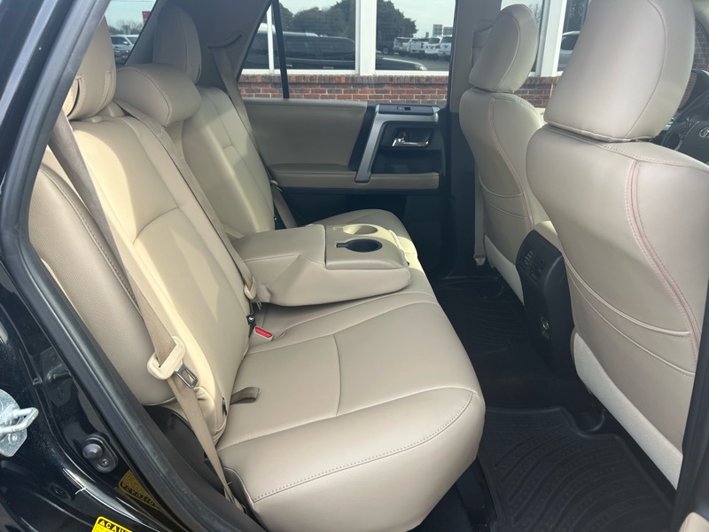 Toyota 4Runner Limited 2WD V6 2014