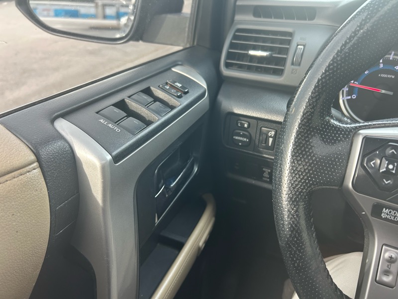 Toyota 4Runner Limited 2WD V6 2014