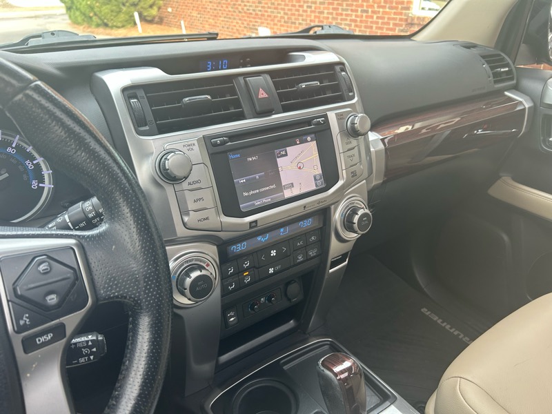 Toyota 4Runner Limited 2WD V6 2014