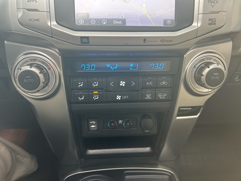 Toyota 4Runner Limited 2WD V6 2014