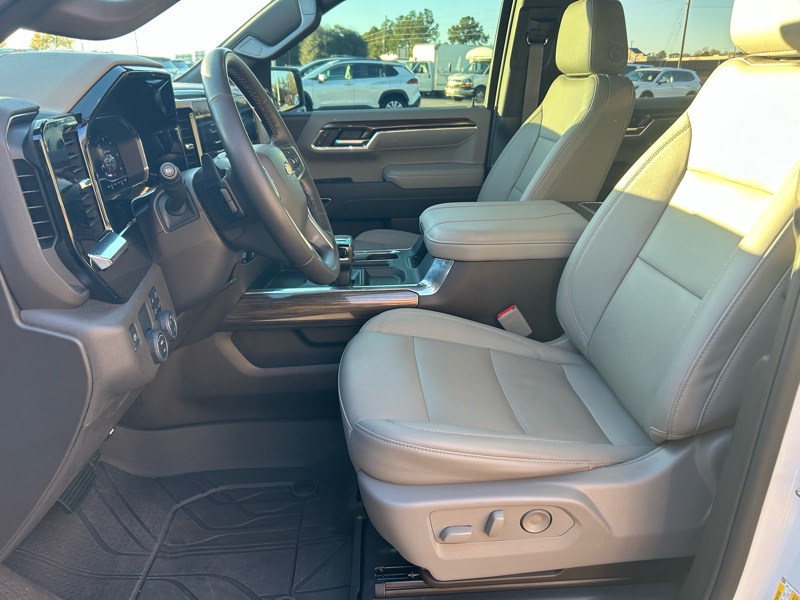 Chevrolet Silverado 1500 LT Crew Cab 2WD 2024