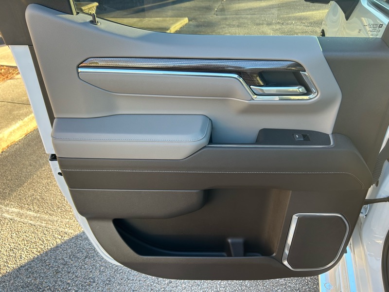 Chevrolet Silverado 1500 LT Crew Cab 2WD 2024