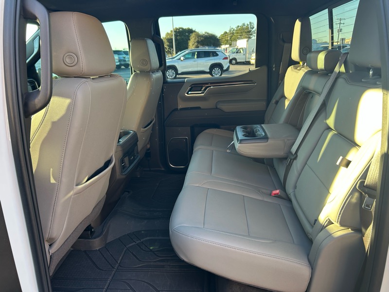 Chevrolet Silverado 1500 LT Crew Cab 2WD 2024