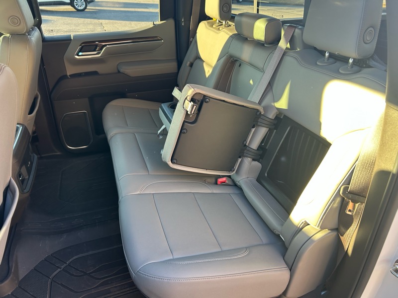 Chevrolet Silverado 1500 LT Crew Cab 2WD 2024