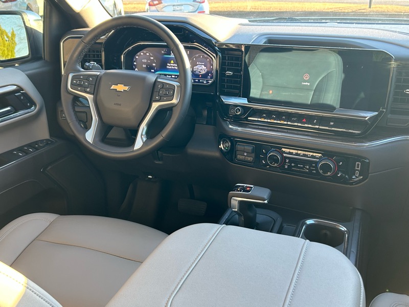 Chevrolet Silverado 1500 LT Crew Cab 2WD 2024