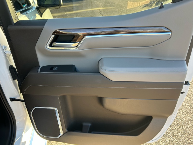 Chevrolet Silverado 1500 LT Crew Cab 2WD 2024