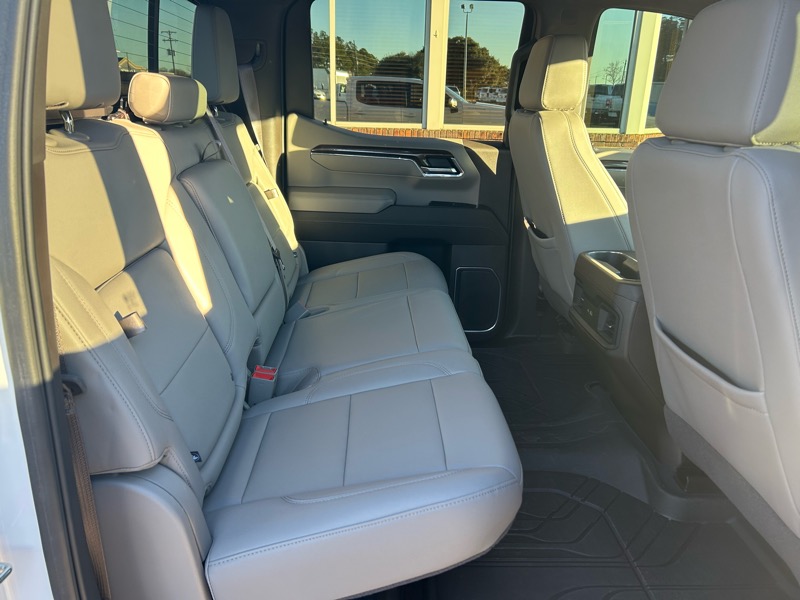 Chevrolet Silverado 1500 LT Crew Cab 2WD 2024