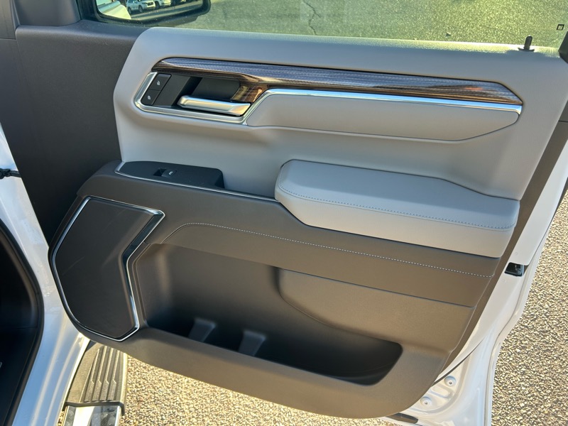 Chevrolet Silverado 1500 LT Crew Cab 2WD 2024