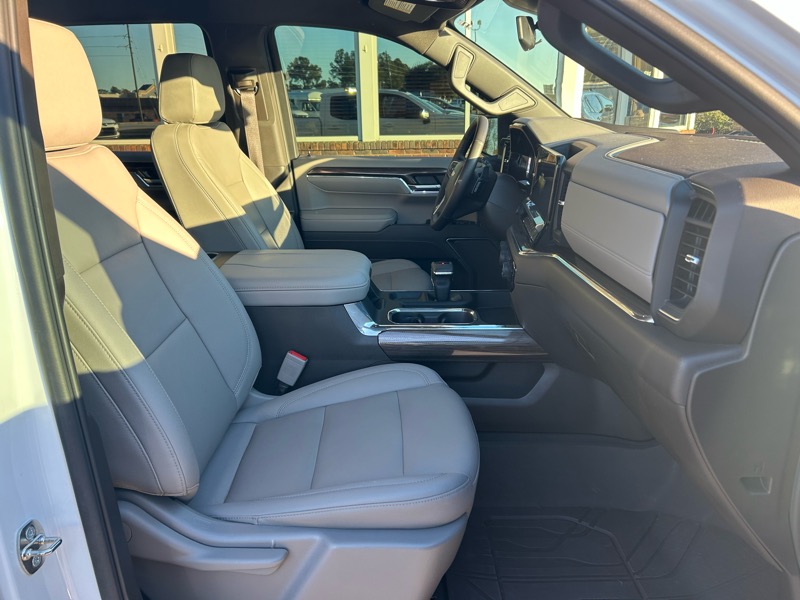 Chevrolet Silverado 1500 LT Crew Cab 2WD 2024