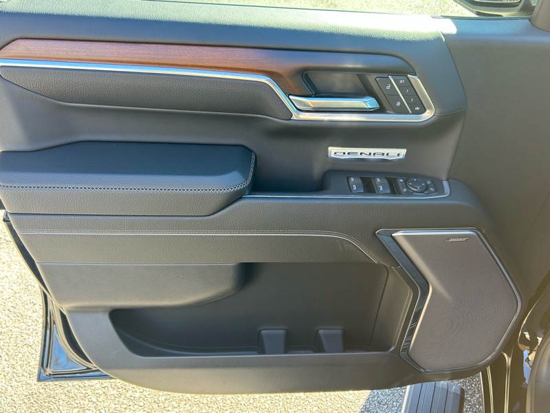 GMC Sierra 1500 Denali Crew Cab Short Box 4WD 2024