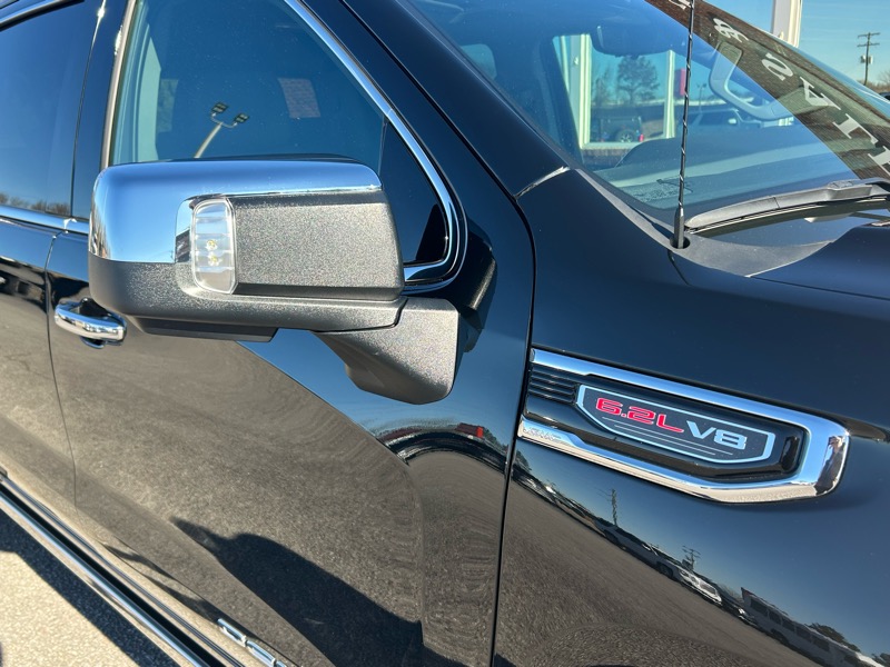 GMC Sierra 1500 Denali Crew Cab Short Box 4WD 2024