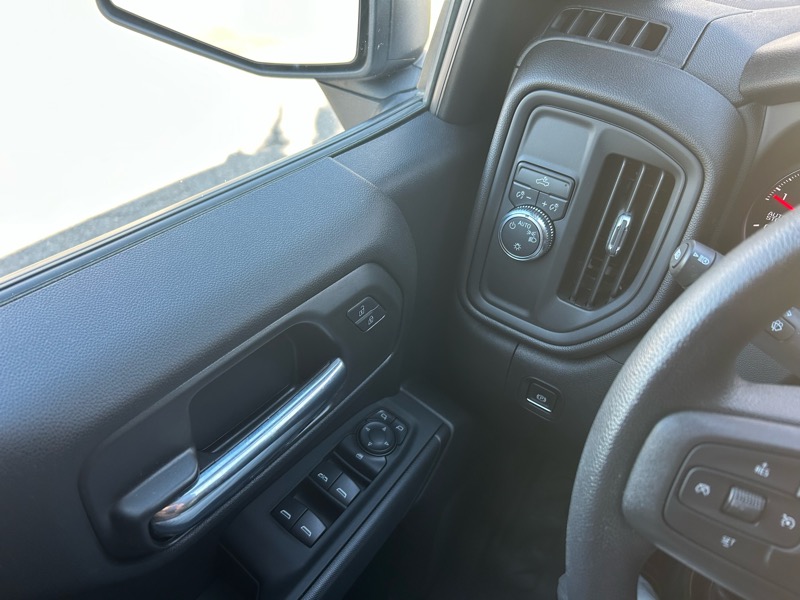 GMC Sierra 1500 Pro Crew Cab Short Box 2WD 2024