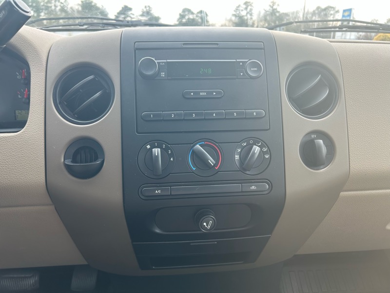 Ford F-150 XLT Long Bed 2WD 2006