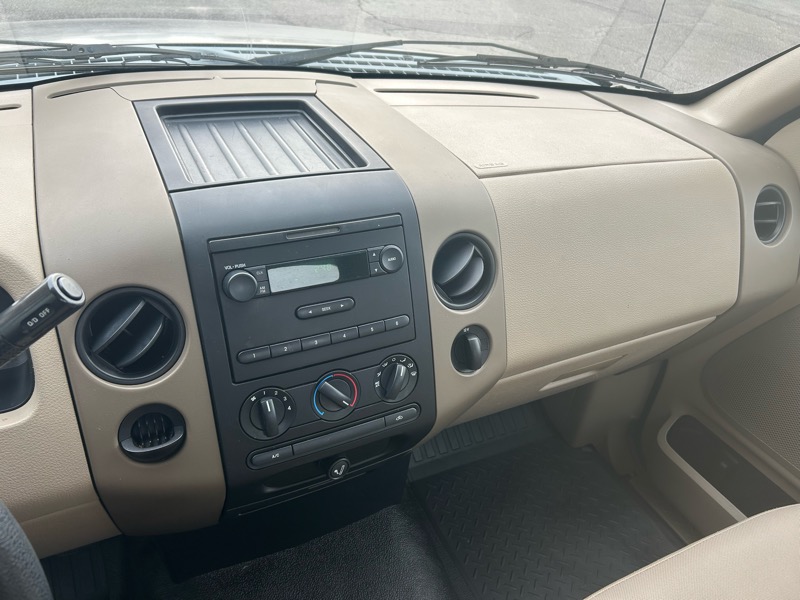 Ford F-150 XLT Long Bed 2WD 2006