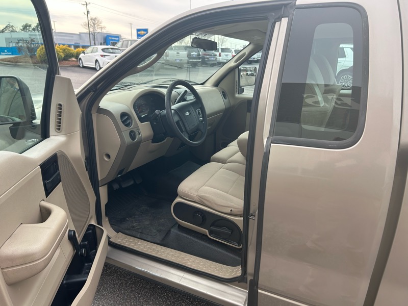 Ford F-150 XLT Long Bed 2WD 2006