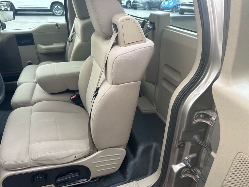 Ford F-150 XLT Long Bed 2WD 2006