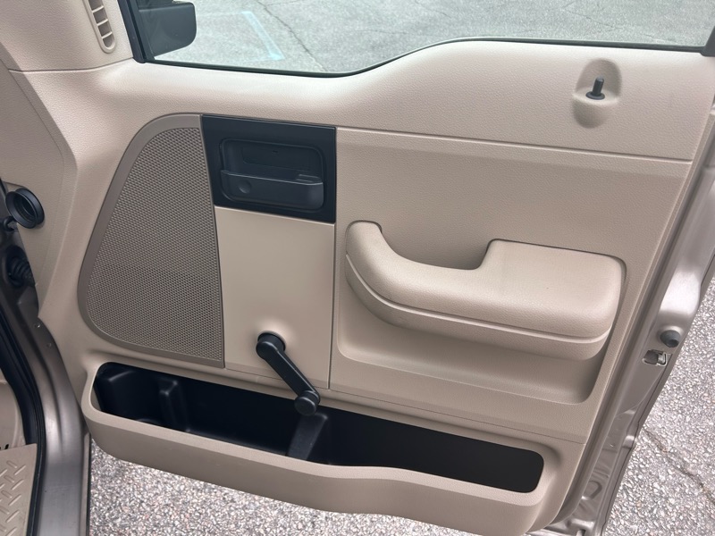 Ford F-150 XLT Long Bed 2WD 2006