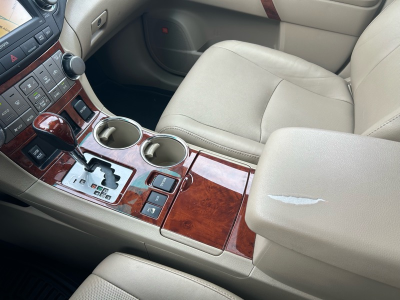 Toyota Highlander Limited 4WD 2012