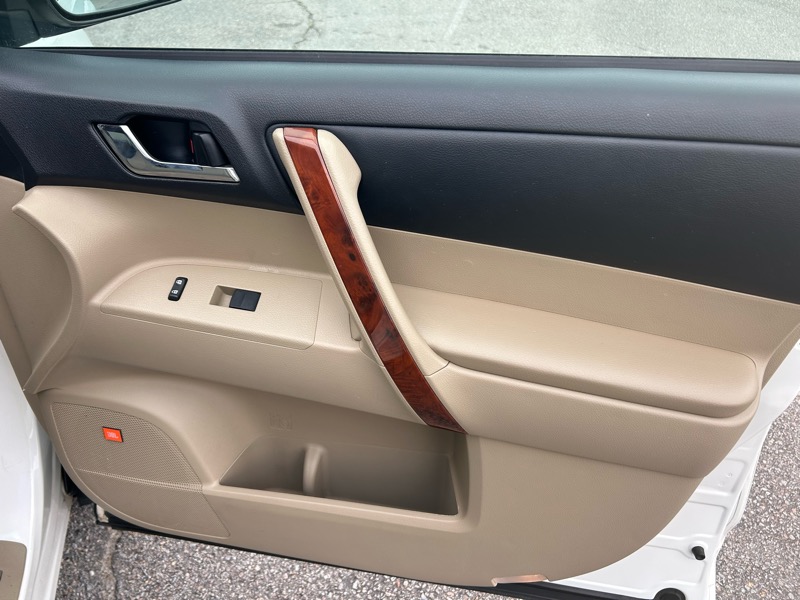 Toyota Highlander Limited 4WD 2012