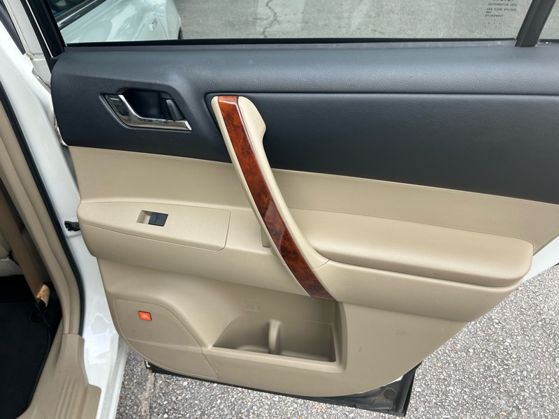 Toyota Highlander Limited 4WD 2012