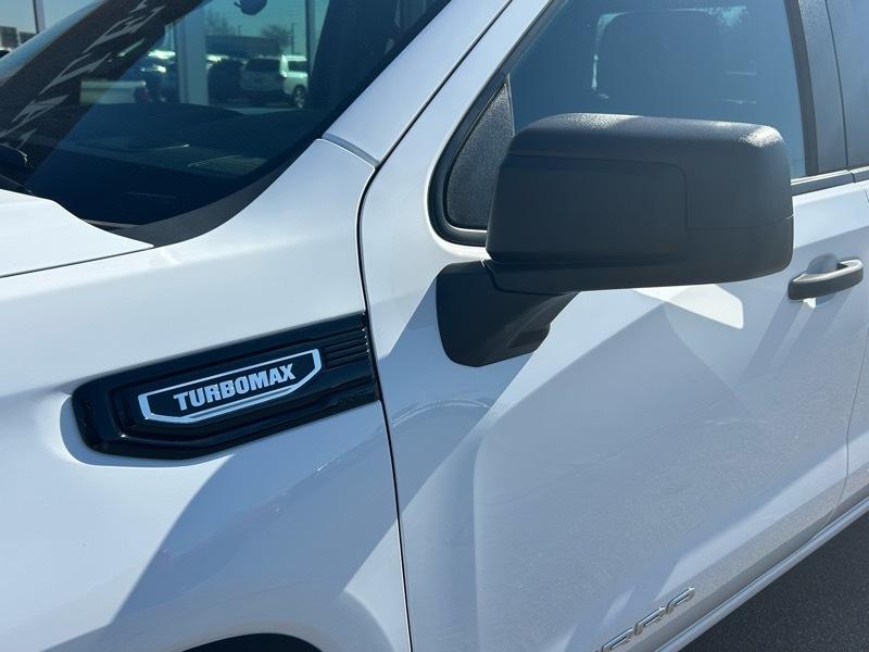 GMC Sierra 1500 Pro Crew Cab Short Box 2WD 2024