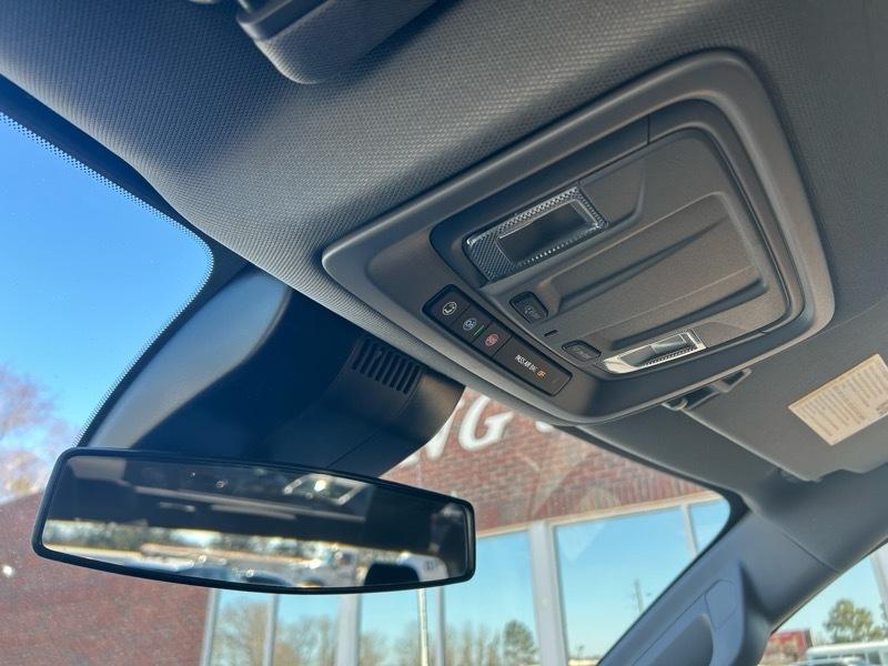 GMC Sierra 1500 Pro Crew Cab Short Box 2WD 2024