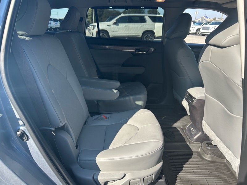 Toyota Highlander Limited AWD 2024