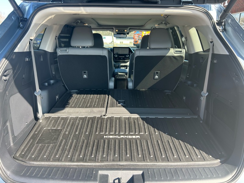 Toyota Highlander Limited AWD 2024