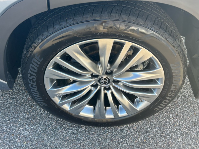 Toyota Highlander Limited AWD 2024