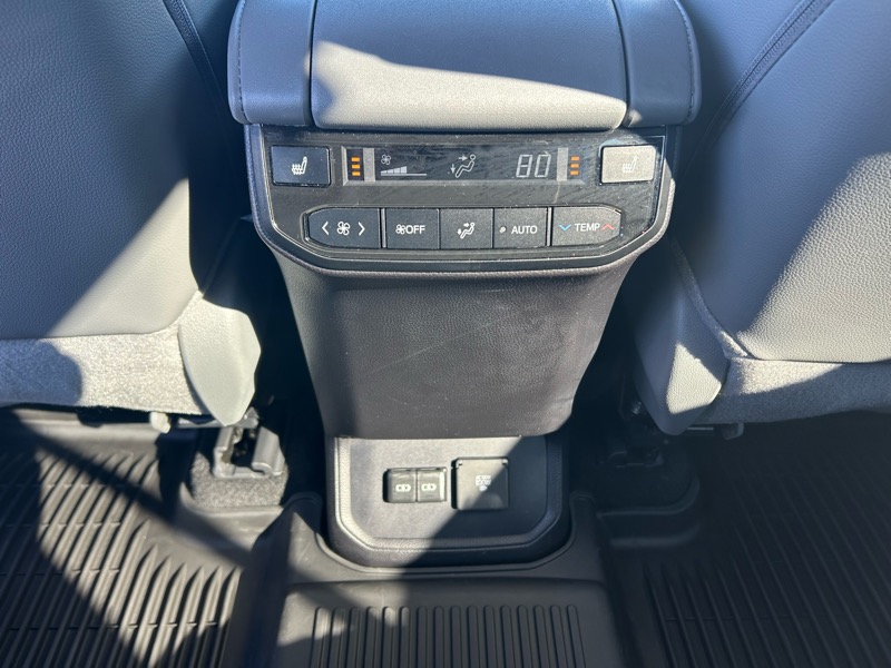 Toyota Highlander Limited AWD 2024