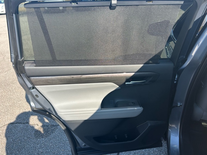 Toyota Highlander Limited AWD 2024