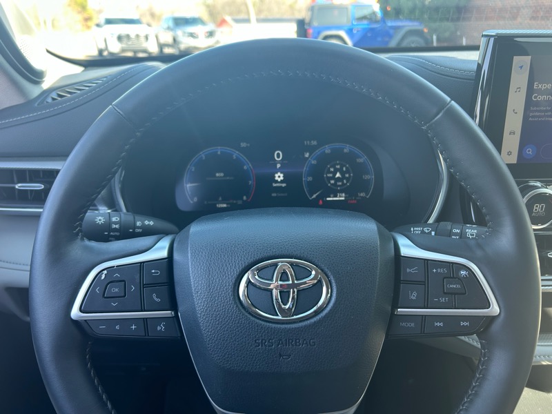 Toyota Highlander Limited AWD 2024