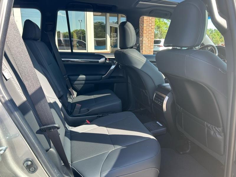 Lexus GX 460 4WD 4dr Premium 2022