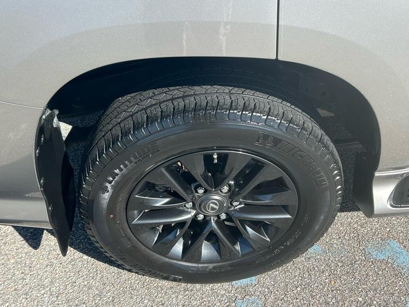 Lexus GX 460 4WD 4dr Premium 2022