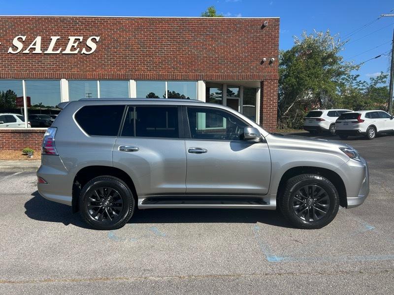 Lexus GX 460 4WD 4dr Premium 2022