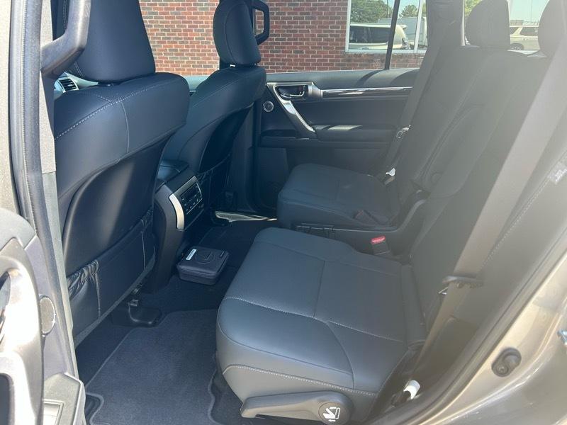 Lexus GX 460 4WD 4dr Premium 2022