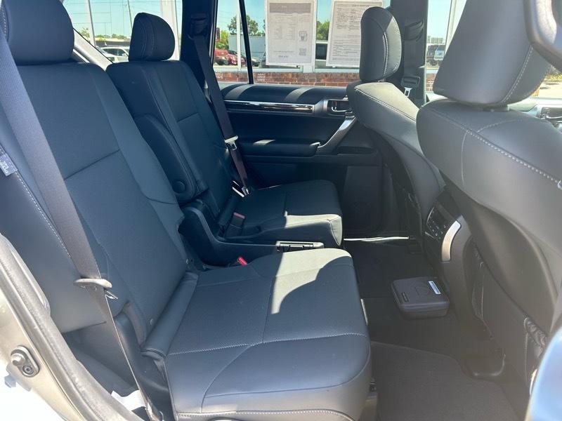 Lexus GX 460 4WD 4dr Premium 2022