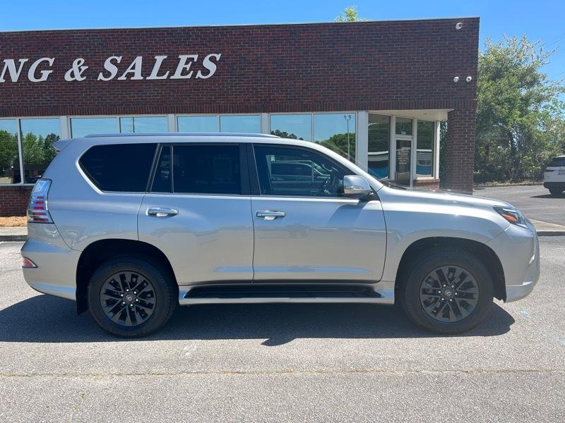 Lexus GX 460 4WD 4dr Premium 2022